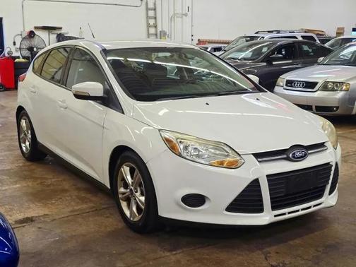 Oxford White 2014 Ford Focus SE