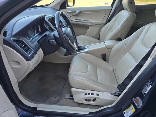 2015 Volvo XC60 T5 Premier Plus