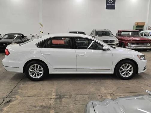 2016 Volkswagen Passat 1.8T S