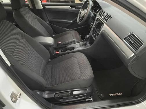 2016 Volkswagen Passat 1.8T S
