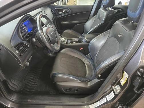Granite Crystal Metallic Clearcoat 2015 Chrysler 200 S