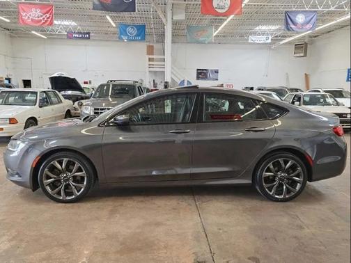 Granite Crystal Metallic Clearcoat 2015 Chrysler 200 S