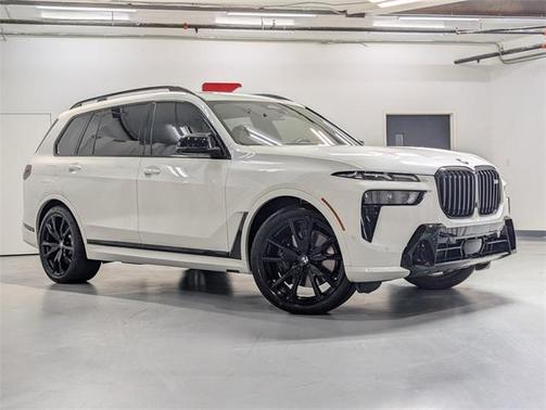 2024 BMW X7 M60i