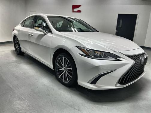 2022 Lexus ES 300h Base