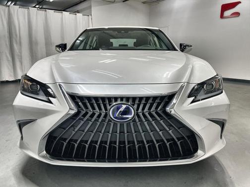 2022 Lexus ES 300h Base