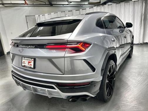 2019 Lamborghini Urus Base