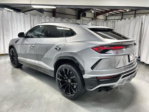 2019 Lamborghini Urus Base
