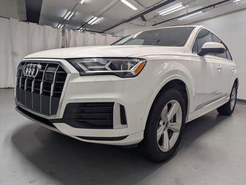 2023 Audi Q7 45 Premium Plus