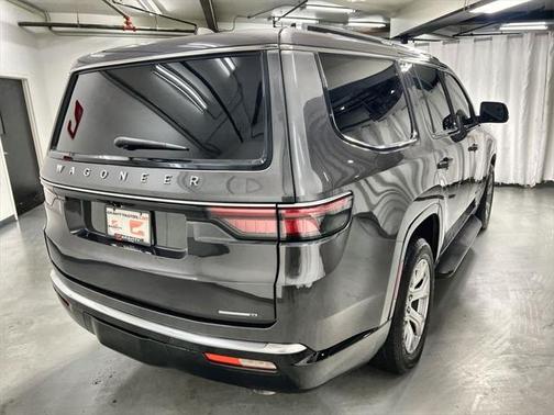 2022 Jeep Wagoneer Series II 4x2