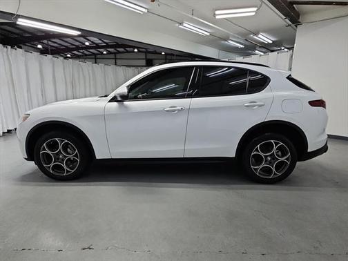 2022 Alfa Romeo Stelvio Sprint