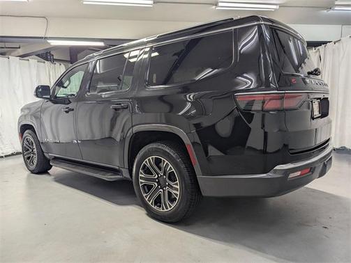 2022 Jeep Wagoneer Series III 4x2