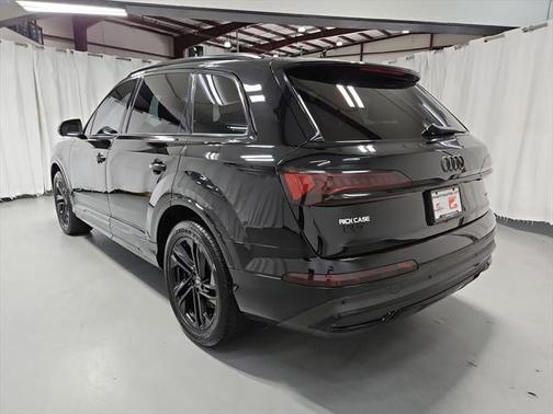 2021 Audi Q7 45 Premium Plus