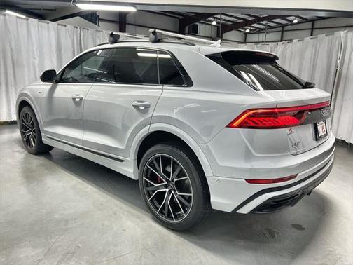 2020 Audi Q8 55 Premium Plus