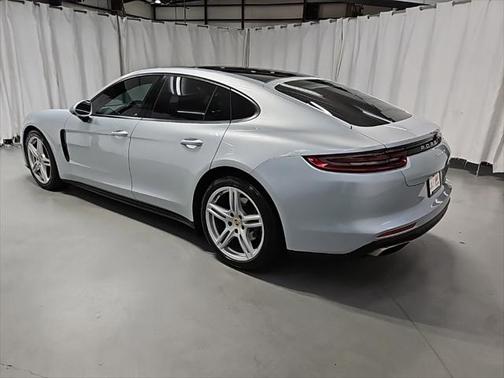 2018 Porsche Panamera 4