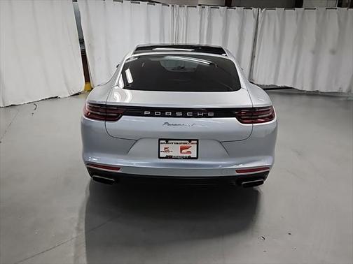 2018 Porsche Panamera 4