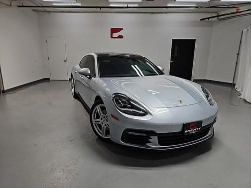 2018 Porsche Panamera 4