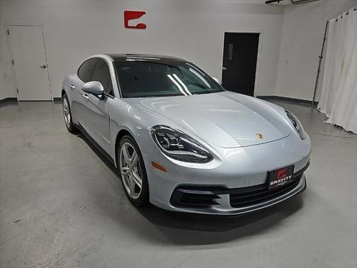 2018 Porsche Panamera 4