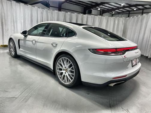 2021 Porsche Panamera 4