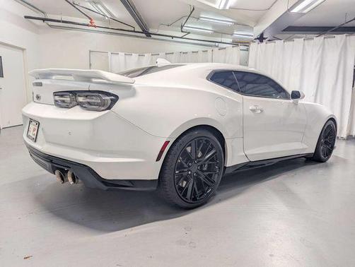 Summit White 2022 Chevrolet Camaro ZL1
