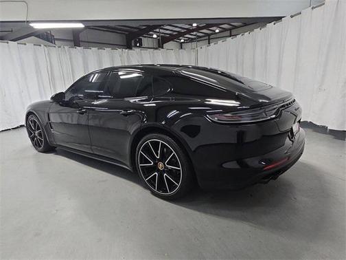 2023 Porsche Panamera Platinum Edition