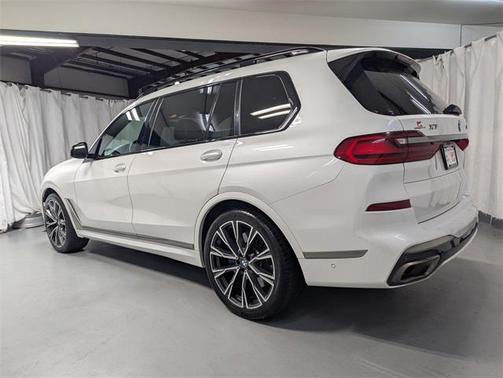 2021 BMW X7 M50i