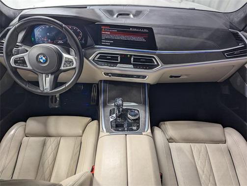 2021 BMW X7 M50i