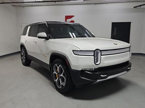 2023 Rivian R1S Adventure