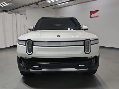 2023 Rivian R1S Adventure