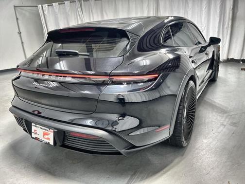 2022 Porsche Taycan Cross Turismo 4S