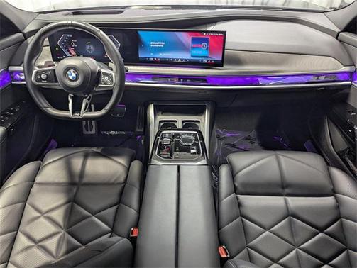 2023 BMW 740 i