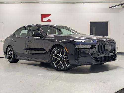 2023 BMW 740 i