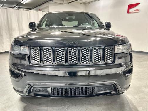 2022 Jeep Grand Cherokee Laredo