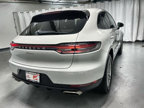2021 Porsche Macan Base