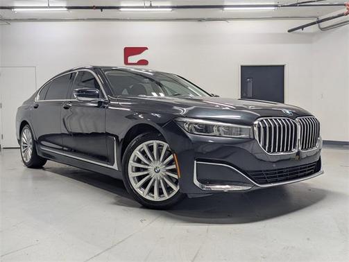 2022 BMW 740 i