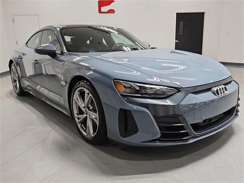 2023 Audi e-tron GT Premium Plus quattro