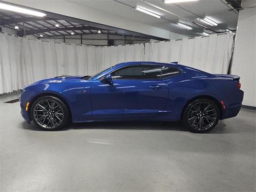 2021 Chevrolet Camaro RWD Coupe LT1