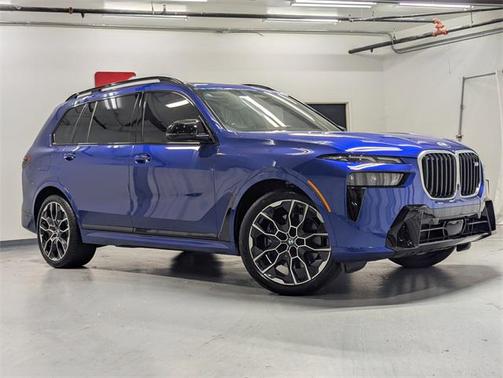 2025 BMW X7 M60i