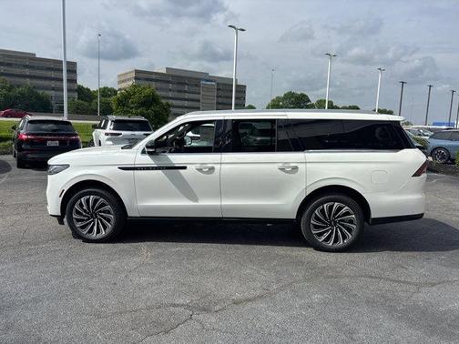 2025 Lincoln Navigator Black Label