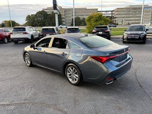 2019 Toyota Avalon XLE