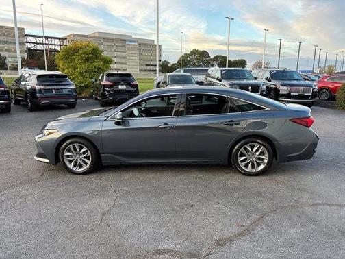 2019 Toyota Avalon XLE