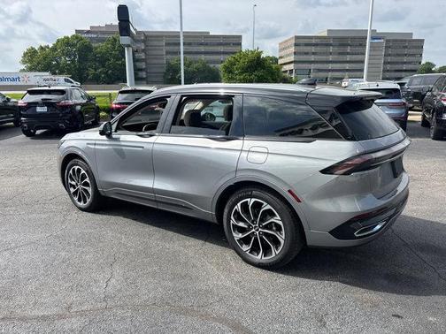 2025 Lincoln Nautilus Reserve