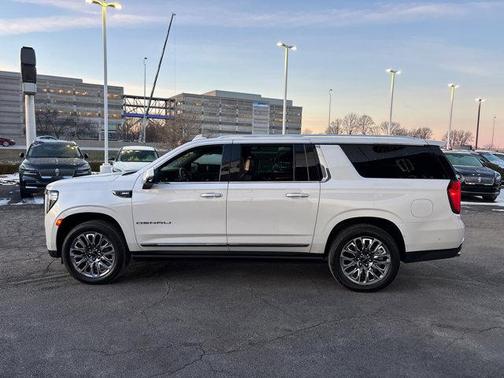 2023 GMC Yukon XL Denali Ultimate