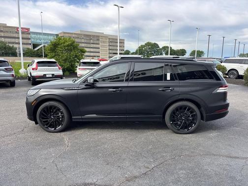 Infinite Black Metallic Clearcoat 2026 Lincoln Aviator Reserve AWD