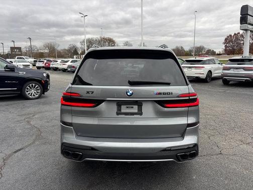 2025 BMW X7 M60i
