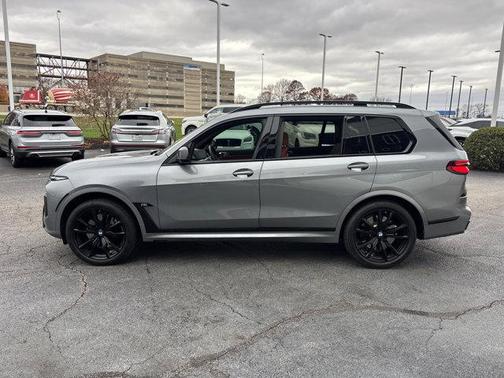 2025 BMW X7 M60i