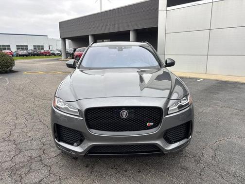 2019 Jaguar F-PACE S