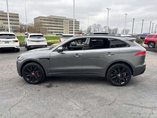 2019 Jaguar F-PACE S