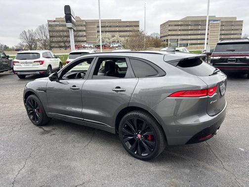 2019 Jaguar F-PACE S