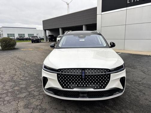 White Platinum Metallic Tri-Coat 2026 Lincoln Nautilus Reserve