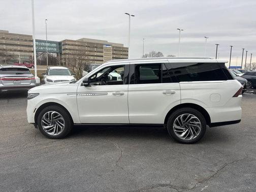 2025 Lincoln Navigator Reserve